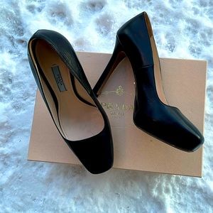 Prada black leather pumps